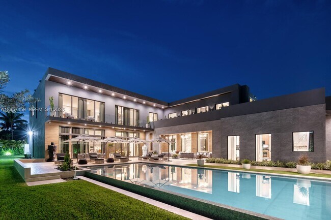 Building Photo - 5900 SW 129th Terrace