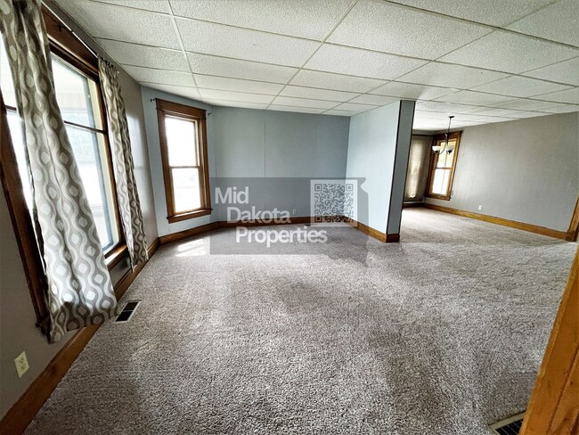 Building Photo - 517 N Duff-3 Bedroom House