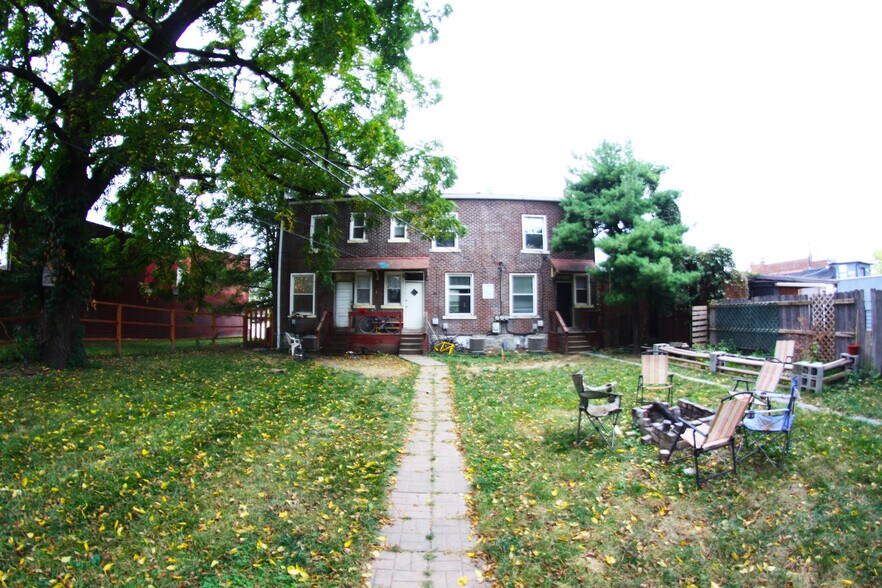 Building Photo - 2492 Summit St