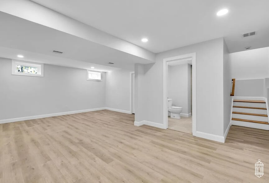 Building Photo - 183 Vesper St