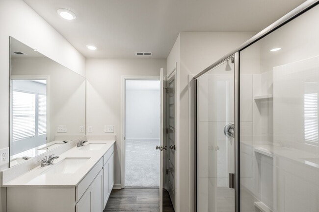 Building Photo - 616 Emerson Ln