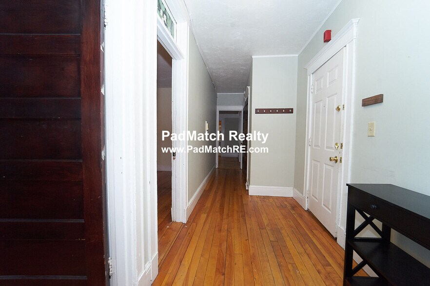 Building Photo - 218 South St