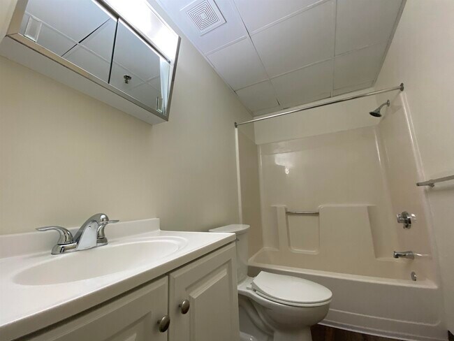 Building Photo - 30 Hanover St