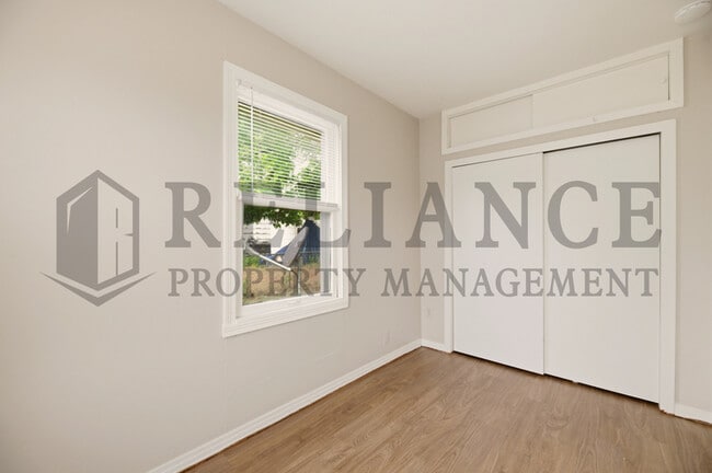 Building Photo - 1718 Walker W St