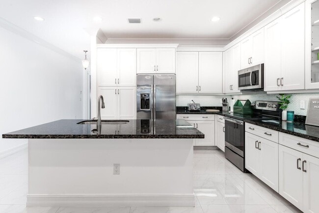 Building Photo - 8092 Lemon Serpentine Ln