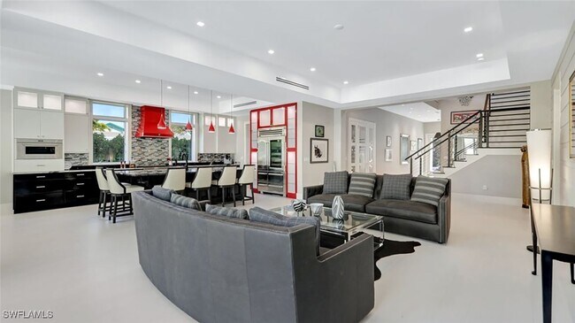 Building Photo - 739 5th Ave N