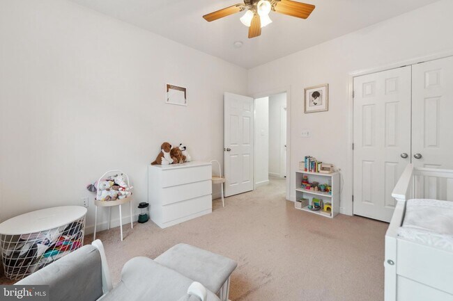 Building Photo - 5722 Callcott Way