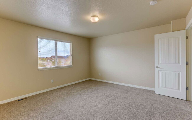 Building Photo - 3832 Sierra Glen Pl