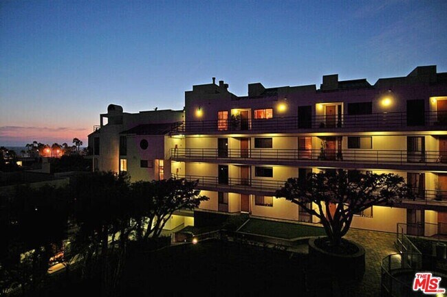 Building Photo - 2960 Neilson Wy