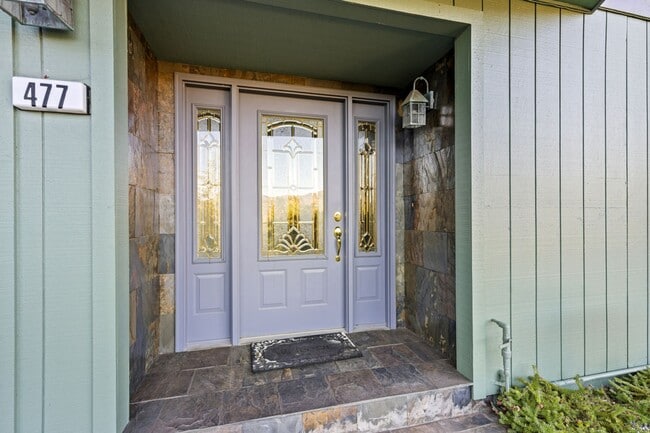 Building Photo - Breathtaking Views & Luxurious Furnished Rental in Oakmont's 55+ Community!