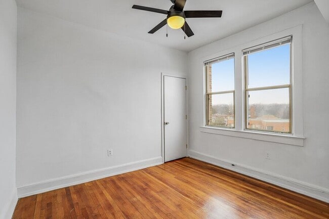 Building Photo - 1725 Lanier Pl NW