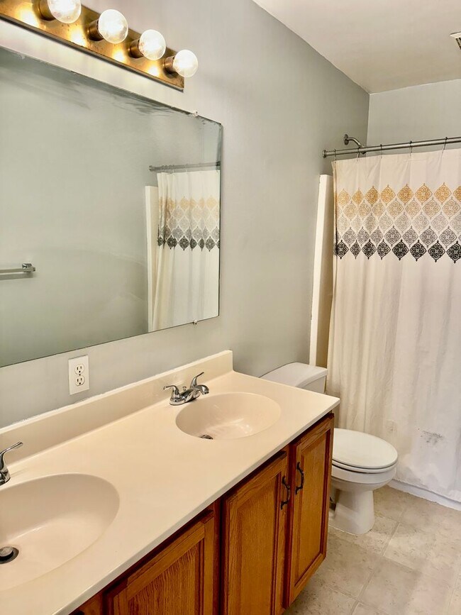 Building Photo - 678 ROCKWOOD DRIVE ELIZABETHTOWN, PA 17022