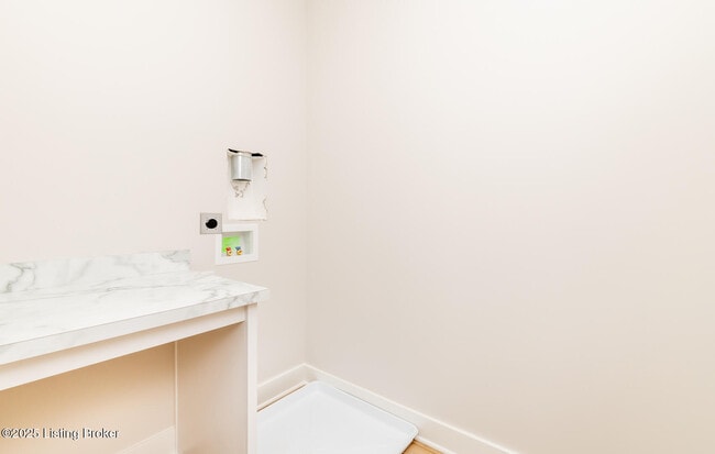 Building Photo - 6100 Passionflower Dr
