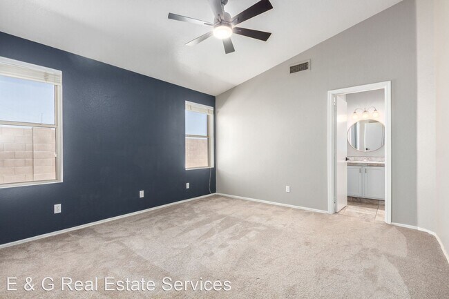 Building Photo - 3 br, 2 bath House - 3431 E Menadota Dr