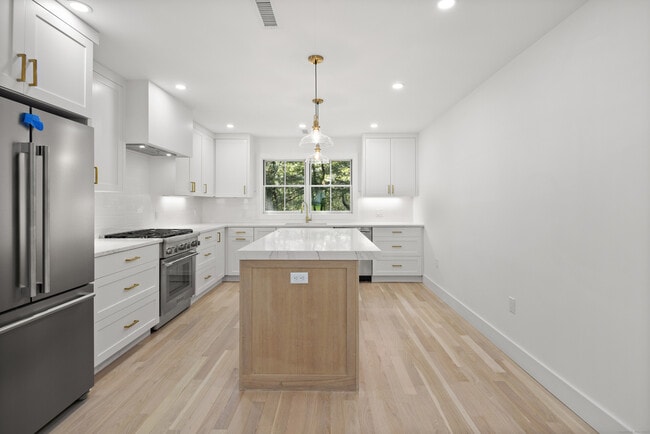 Building Photo - 26 Homestead Ln