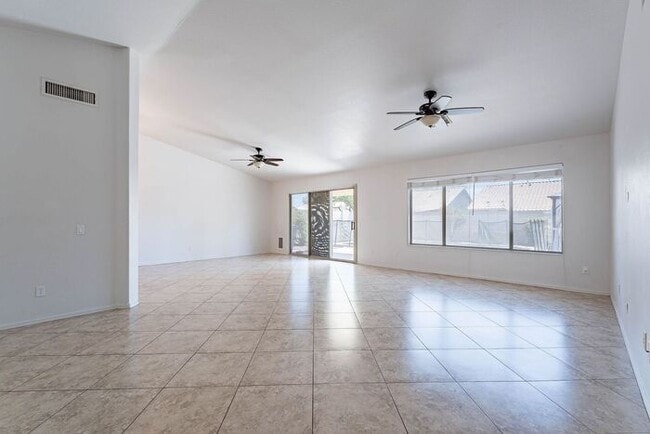 Building Photo - North West Chandler Home with a Pool