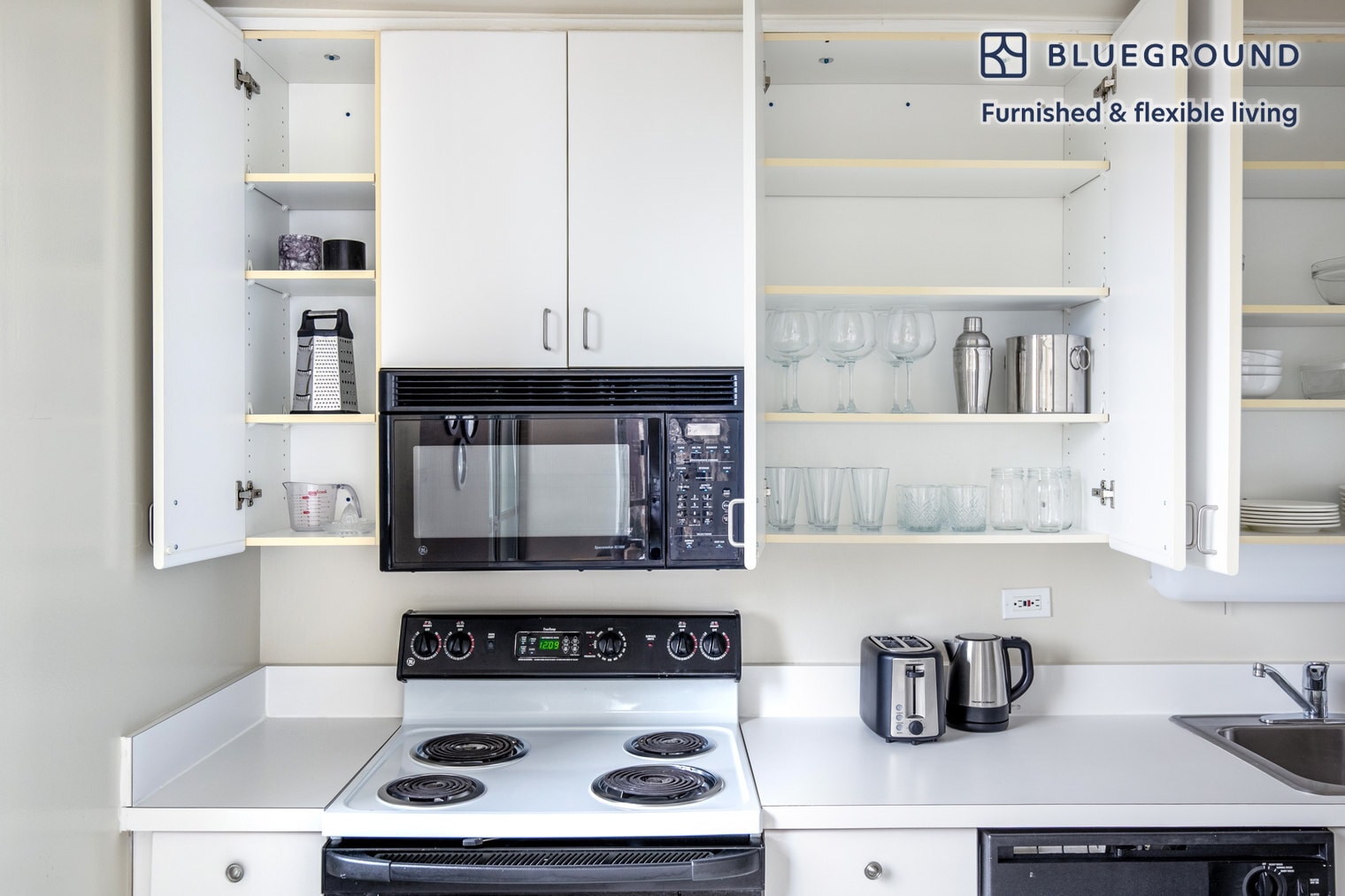 Building Photo - 3450 N Lake Shore Dr