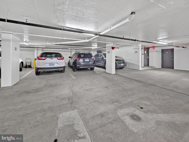 Building Photo - 8370 Greensboro Dr