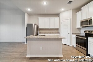 Building Photo - 1033 Windflower