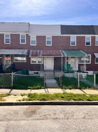 Building Photo - 3 BEDROOM TOWNHOME **VOUCHERS ONLY**
