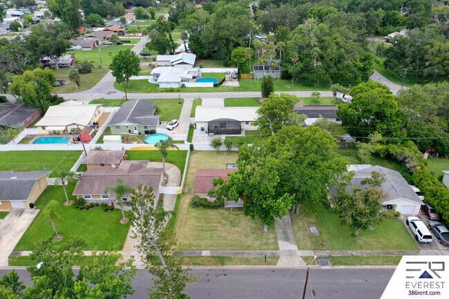 Building Photo - 1706 Western Rd