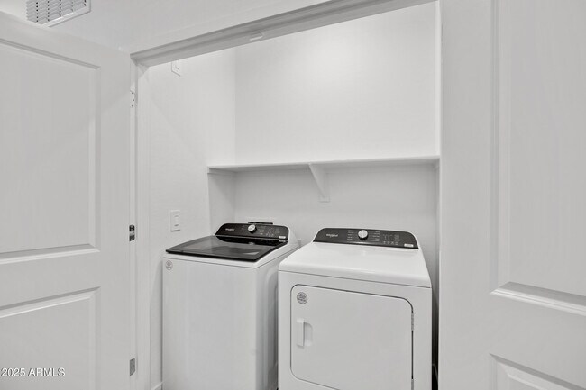 Building Photo - 30450 Sage St