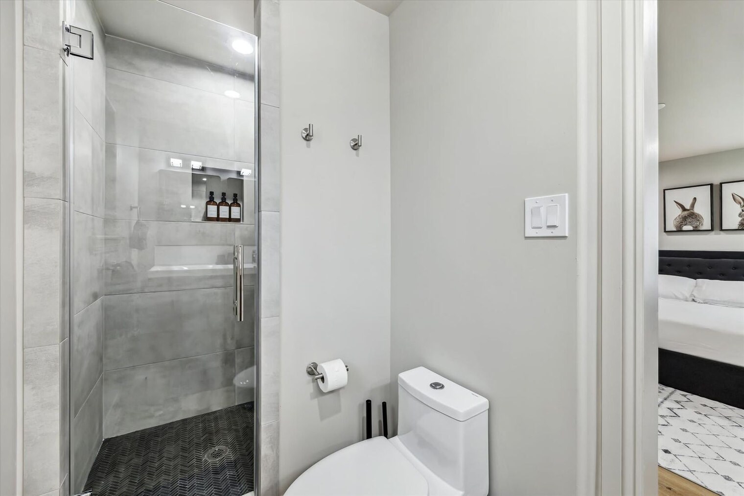 Building Photo - 5615 Cerritos Dr