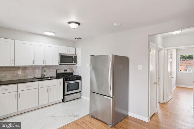 Building Photo - 7239 Haverford Ave