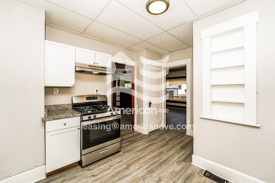 Building Photo - 913 Bedford Ave SW