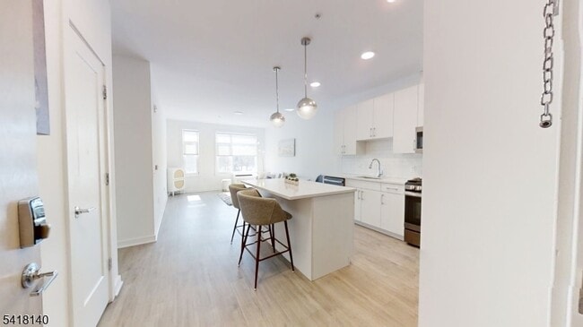 Building Photo - 1181 Morris Ave