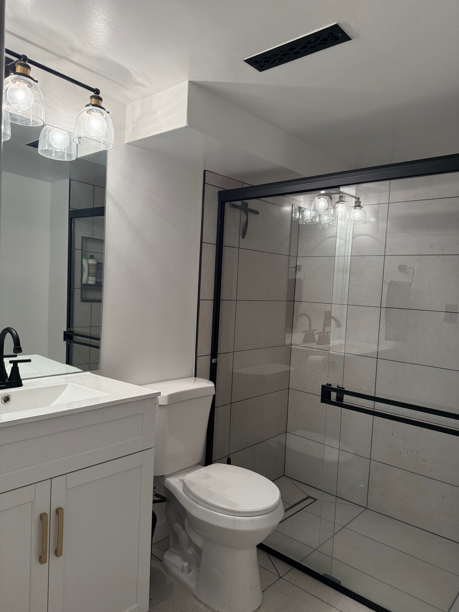 Building Photo - 6675 Fenton St