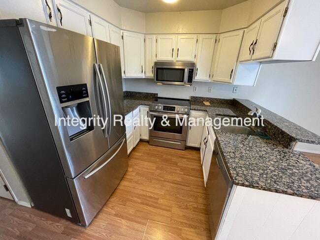 Building Photo - 2626 E Nichols Cir