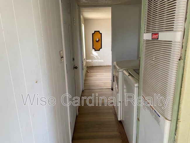 Building Photo - 509 May St