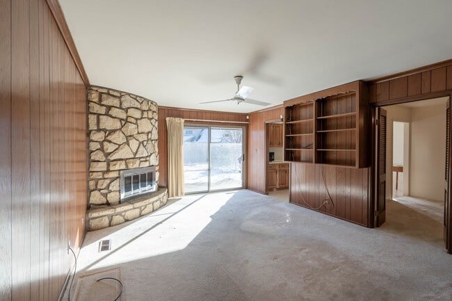 Building Photo - 3 Bed | 2 Bath in Central Tulsa!