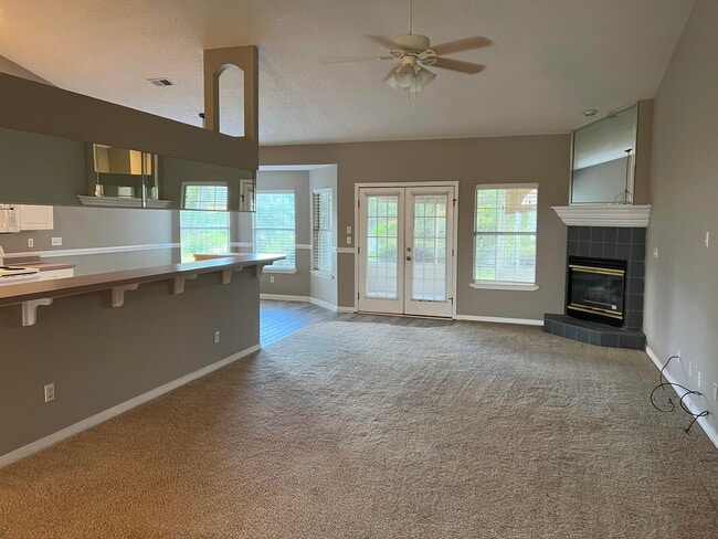 Building Photo - 195 S Shore Dr