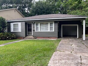 Building Photo - 517 St Patrick St