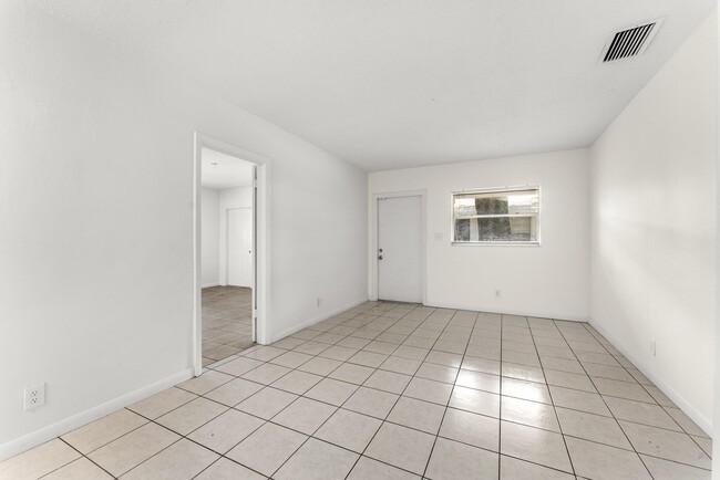 Building Photo - 923 W Las Olas Blvd