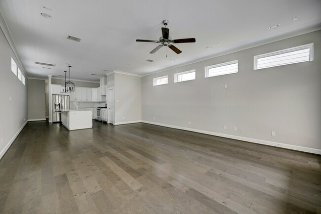 Building Photo - 5233 Larkin St