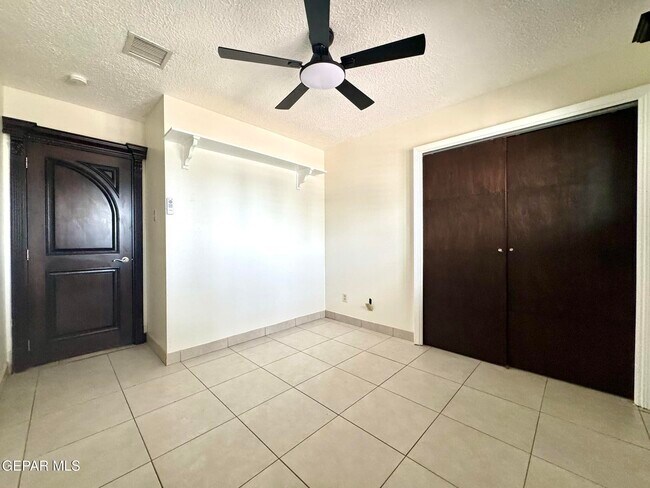 Building Photo - 142 Clairemont Rd