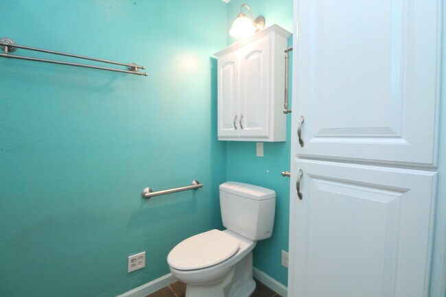 Building Photo - Spacious 4BR, 2BA Central Pensacola Home on a Large Corner Lot with Sunroom & 2-Car Garage