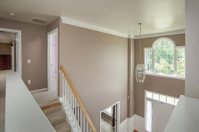 Building Photo - 3 Lilac Ln