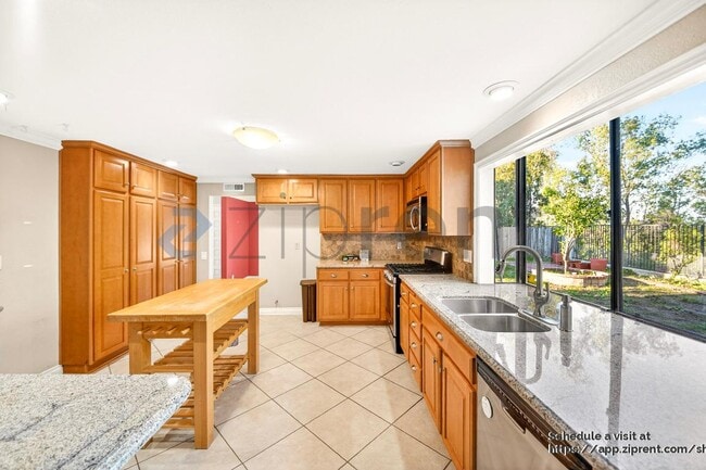 Building Photo - 24675 Mendocino Ct