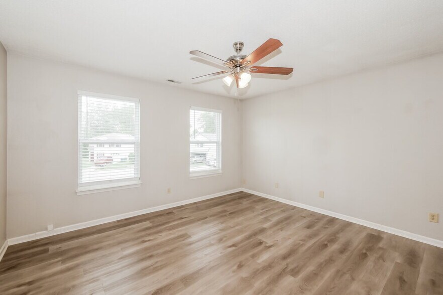 Building Photo - 4362 Fullwood Ct