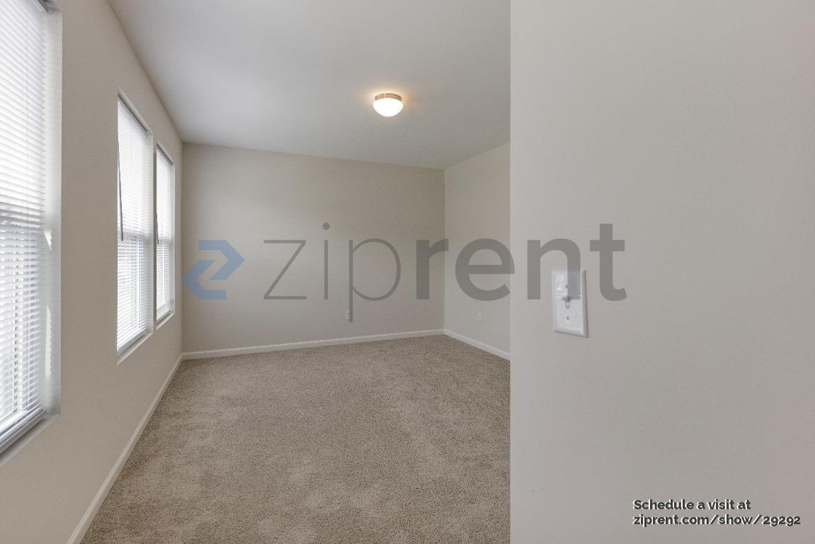 Building Photo - Unit