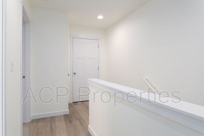 Building Photo - 2288 Brome St