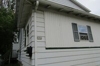 Building Photo - 548-550 Bowen St.