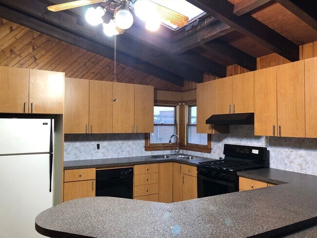 Building Photo - 14 K K Terrace