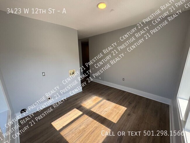Building Photo - 3423 W 12th St
