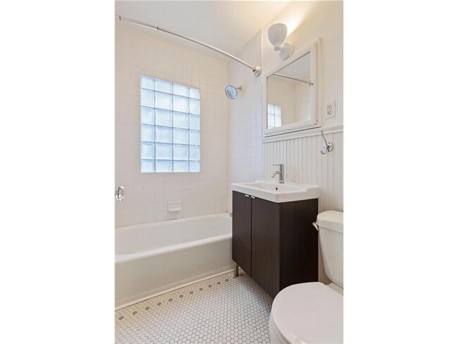 Building Photo - 445 Upton Ave S