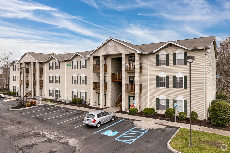 One Wilcox Place Apartments 650 N Wilcox Dr Kingsport TN 37660